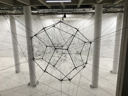 Tomás Saraceno  <small>door Céline van Westrhenen</small>