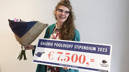 Kira Fröse wint Galerie Pouloeuff Stipendium 2023